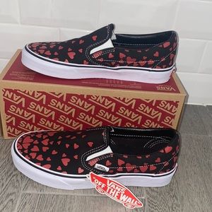 ♥️ Vans classic slip on Black and red heart rare BNIB!